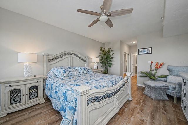 5408 EAGLES POINT CIRCLE 302, Sarasota, FL 34231