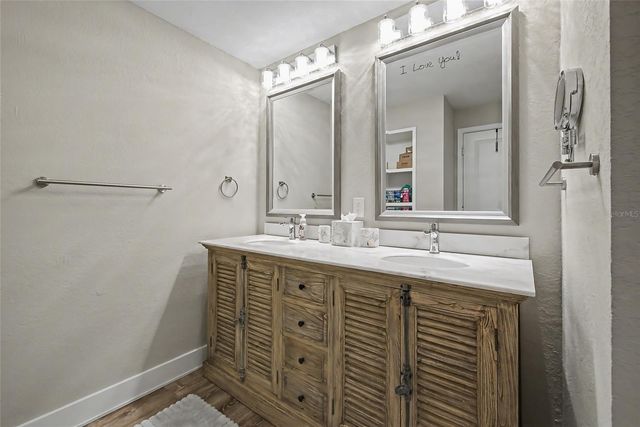 5408 EAGLES POINT CIRCLE 302, Sarasota, FL 34231