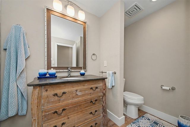 5408 EAGLES POINT CIRCLE 302, Sarasota, FL 34231