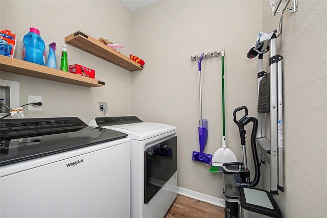 5408 EAGLES POINT CIRCLE 302, Sarasota, FL 34231