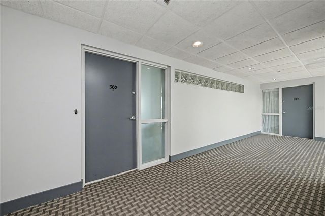 5408 EAGLES POINT CIRCLE 302, Sarasota, FL 34231