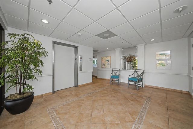 5408 EAGLES POINT CIRCLE 302, Sarasota, FL 34231