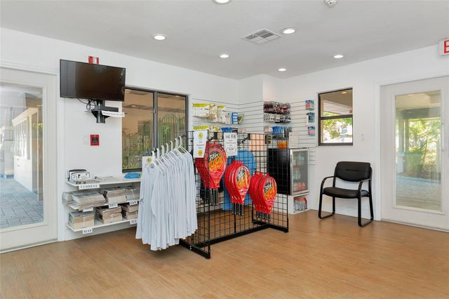 5408 EAGLES POINT CIRCLE 302, Sarasota, FL 34231