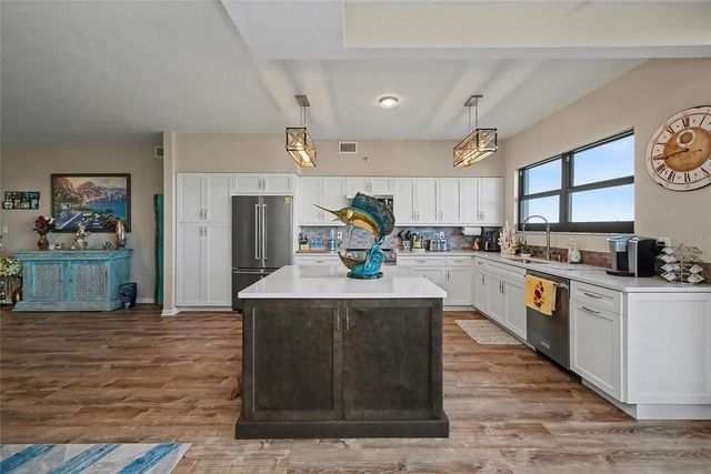 5408 EAGLES POINT CIRCLE 302, Sarasota, FL 34231