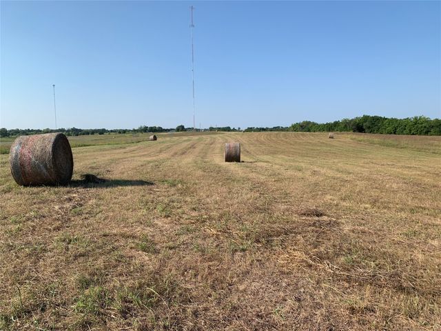 17560 E Fm 1396, Windom, TX 75492