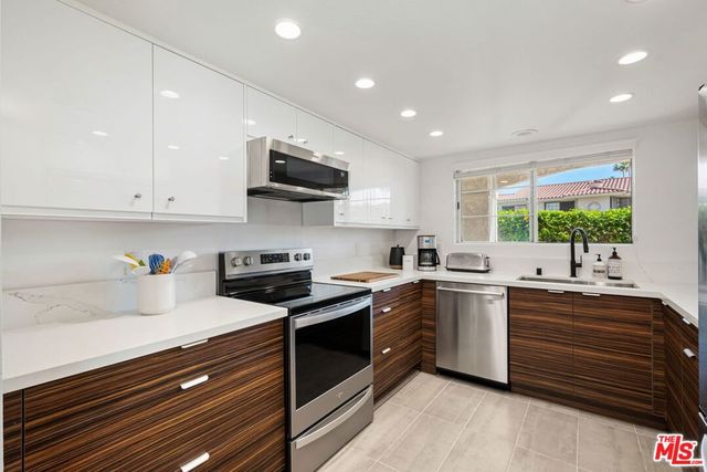 2001 E Camino Parocela L81, Palm Springs, CA 92264