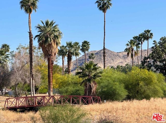 2001 E Camino Parocela L81, Palm Springs, CA 92264