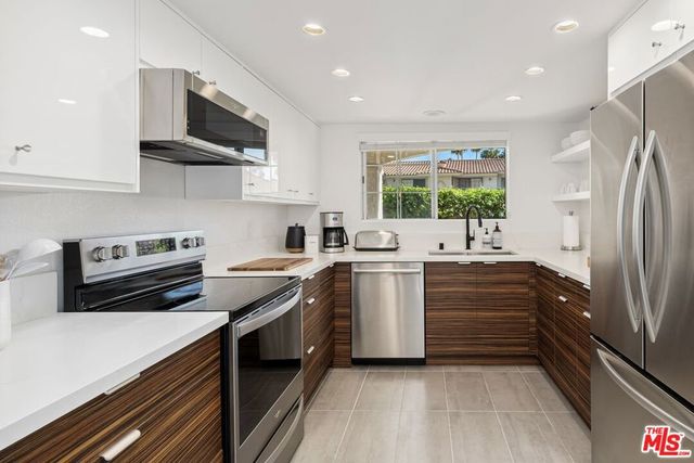 2001 E Camino Parocela L81, Palm Springs, CA 92264