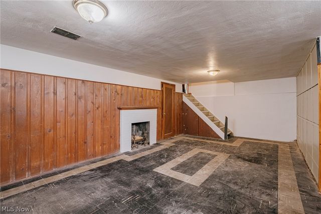 1911 Beverly Hills Drive, Euclid, OH 44117