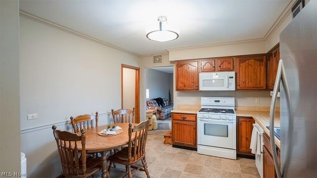 5239 Cadwallader Sonk Road, Fowler, OH 44418