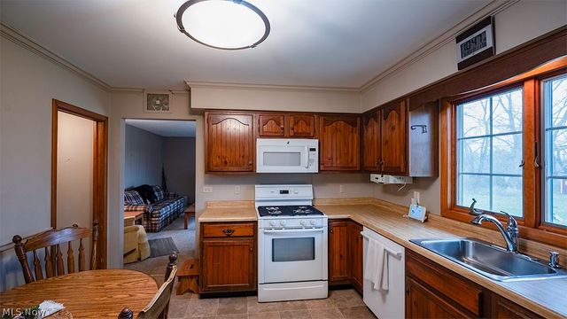 5239 Cadwallader Sonk Road, Fowler, OH 44418