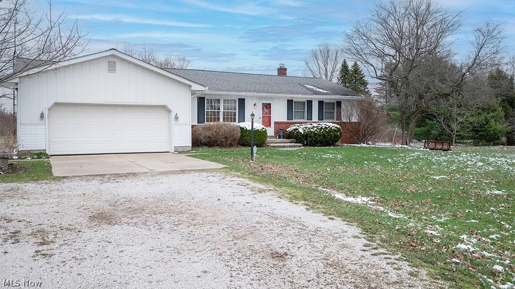 5239 Cadwallader Sonk Road, Fowler, OH 44418