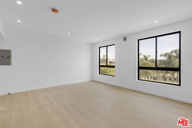 1825 N New Hampshire Avenue 203, Los Angeles, CA 90027