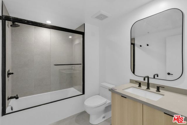 1825 N New Hampshire Avenue 203, Los Angeles, CA 90027