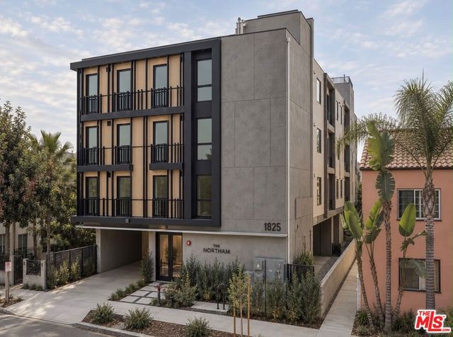 1825 N New Hampshire Avenue 203, Los Angeles, CA 90027