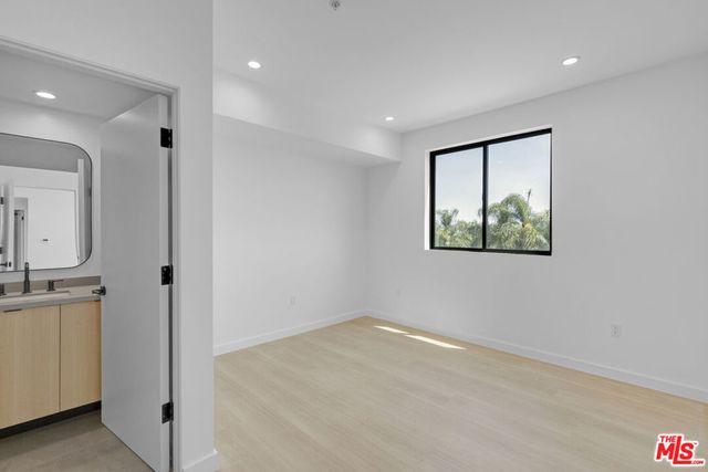 1825 N New Hampshire Avenue 203, Los Angeles, CA 90027