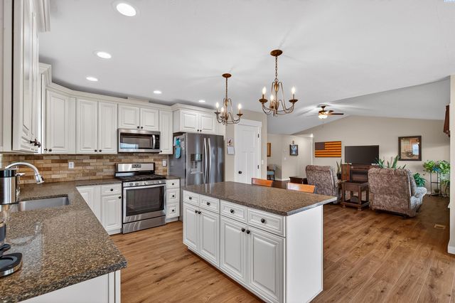 504 Harvest Loop, Palouse, WA 99161