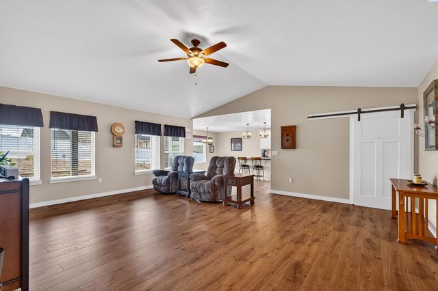 504 Harvest Loop, Palouse, WA 99161