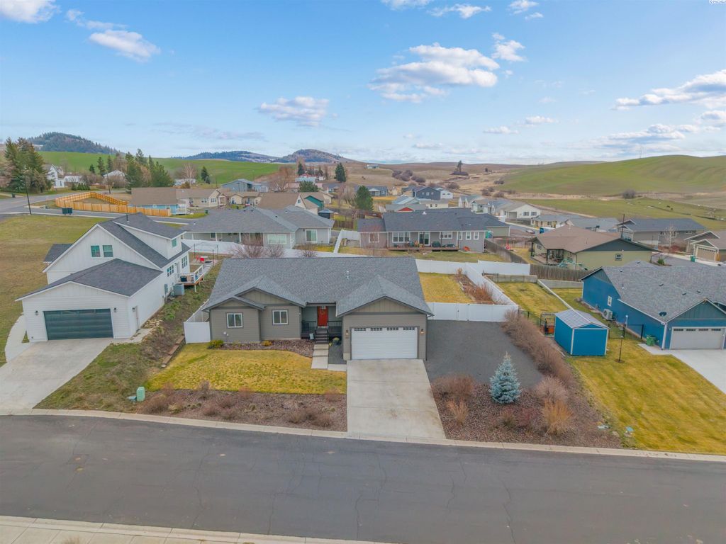 504 Harvest Loop, Palouse, WA 99161