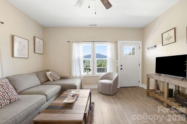 106 Thistle Field Drive, Asheville, NC 28806