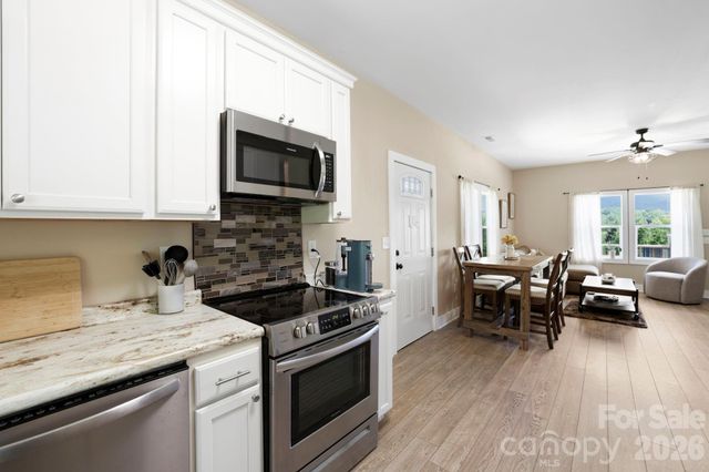 106 Thistle Field Drive, Asheville, NC 28806