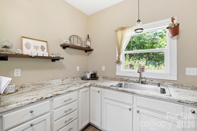 106 Thistle Field Drive, Asheville, NC 28806