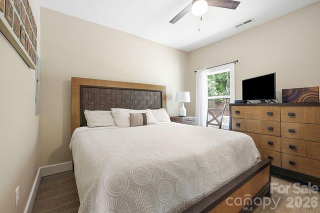 106 Thistle Field Drive, Asheville, NC 28806