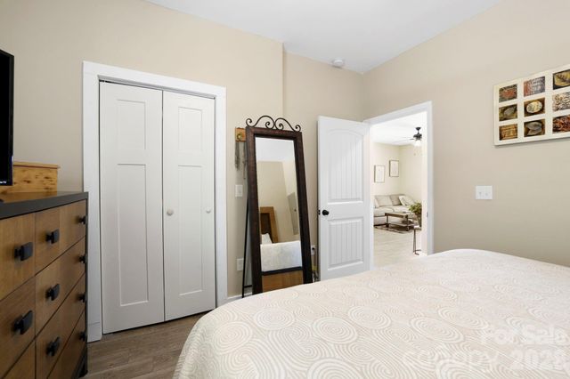 106 Thistle Field Drive, Asheville, NC 28806