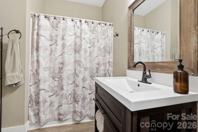 106 Thistle Field Drive, Asheville, NC 28806