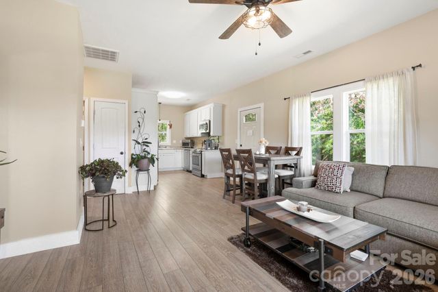106 Thistle Field Drive, Asheville, NC 28806