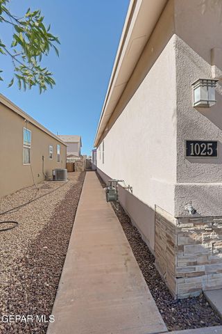 1025 Bombardier Place, El Paso, TX 79908