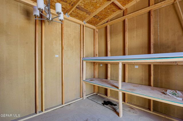 1025 Bombardier Place, El Paso, TX 79908