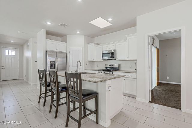 1025 Bombardier Place, El Paso, TX 79908