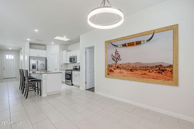 1025 Bombardier Place, El Paso, TX 79908