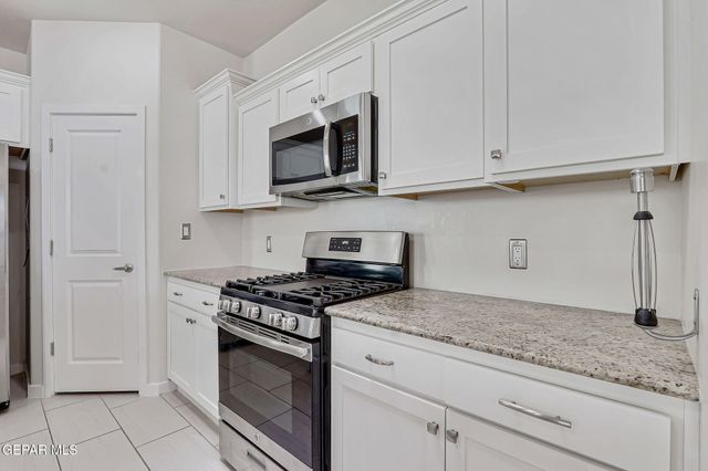 1025 Bombardier Place, El Paso, TX 79908