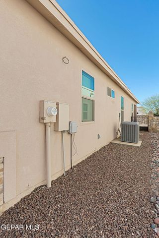 1025 Bombardier Place, El Paso, TX 79908