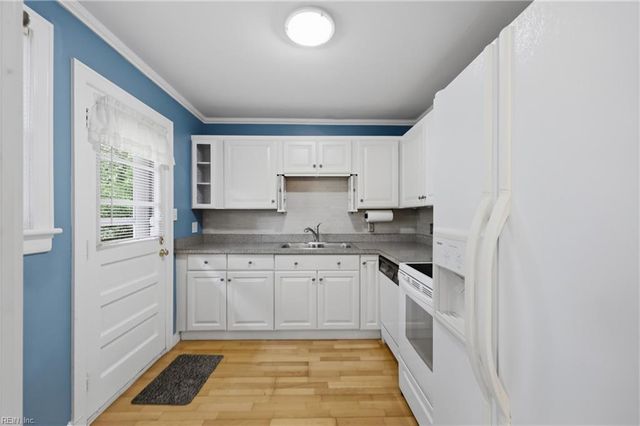 50 Middlesex RD, Newport News, VA 23606