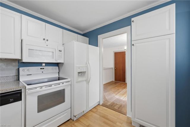 50 Middlesex RD, Newport News, VA 23606