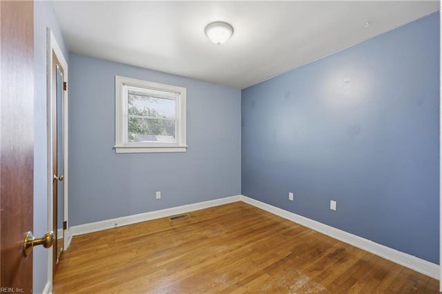 50 Middlesex RD, Newport News, VA 23606