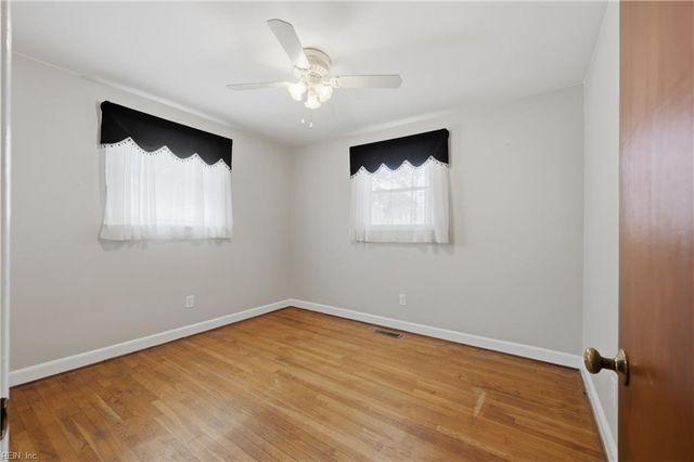 50 Middlesex RD, Newport News, VA 23606