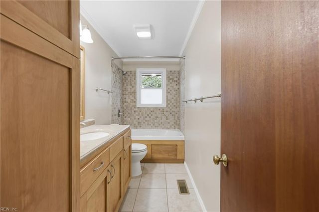 50 Middlesex RD, Newport News, VA 23606
