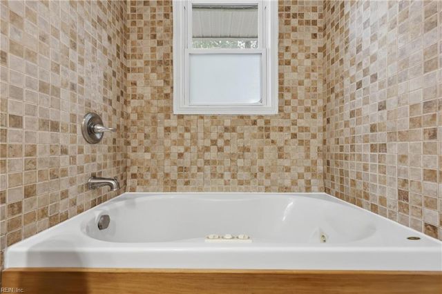 50 Middlesex RD, Newport News, VA 23606