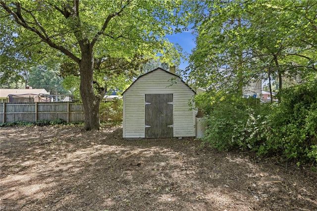 50 Middlesex RD, Newport News, VA 23606