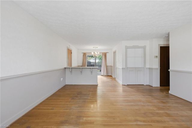 50 Middlesex RD, Newport News, VA 23606