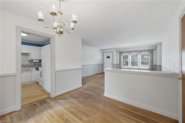 50 Middlesex RD, Newport News, VA 23606