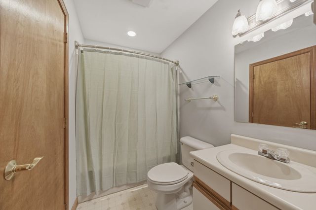 336 Intervale Rd Apt E4, Gilford, NH 03249