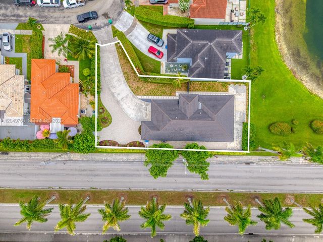 15950 SW 71st Ter, Miami, FL 33193