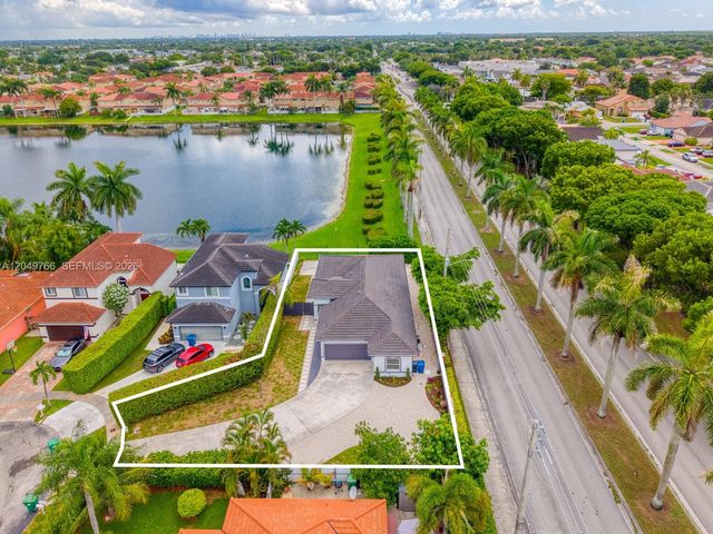 15950 SW 71st Ter, Miami, FL 33193