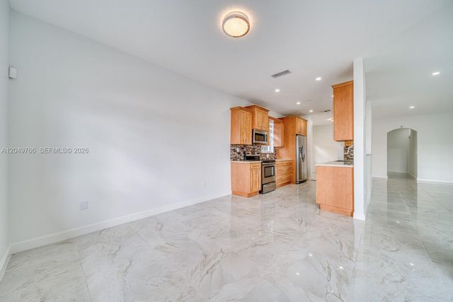 15950 SW 71st Ter, Miami, FL 33193