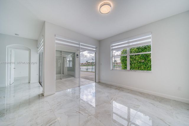 15950 SW 71st Ter, Miami, FL 33193